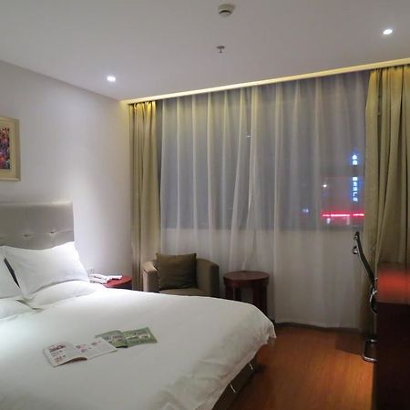 Yiting Si Ji Hotel Nantong Gongnong North Road ภายนอก รูปภาพ
